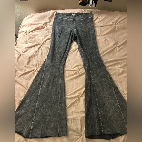 Hard Tail Forever Mineral Acid Wash Hippie Chick Flare Bell Bottom Leggings - Picture 1 of 12